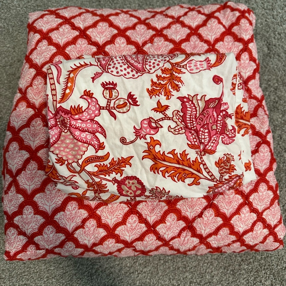 Roller Rabbit Comforter and 2 Pillow Cases